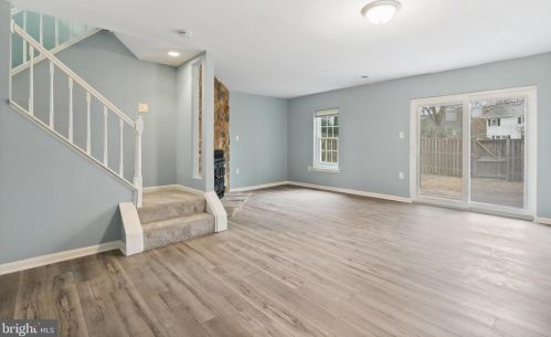 9885 Burke Pond Ct, Springfield VA  22015-2947 exterior