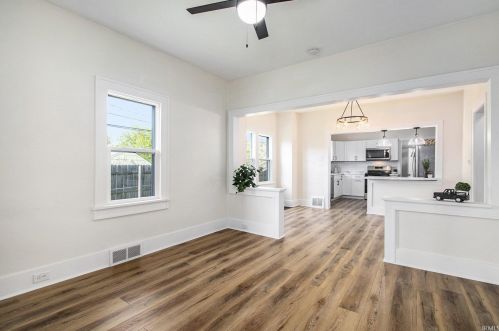 206 Meridian St, Mishawaka IN  46544-1673 exterior