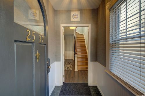 25-37 42nd St, Long Island City, NY 11103-1026