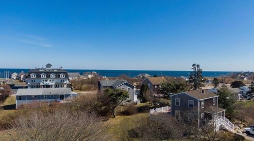 30 Green Meadow Dr, South Kingstown RI  02882-5513 exterior