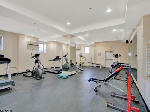 70 Munn Ave, East Orange NJ  07018-4352 exterior