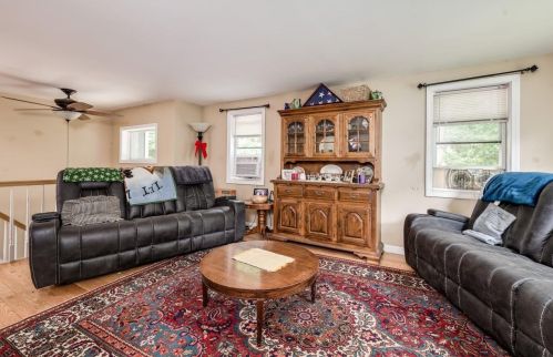 225 Raymond Rd, Deerfield NH  03037-1506 exterior