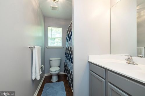 422 8th Ave, Parkesburg PA  19365-1360 exterior