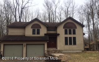 373 Maple Dr, Gouldsboro, PA 18424-7911