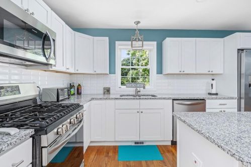 113 Pender Ave, Warwick RI  02889-4808 exterior