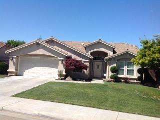 868 Royal Dr, Madera, CA 93637-2998