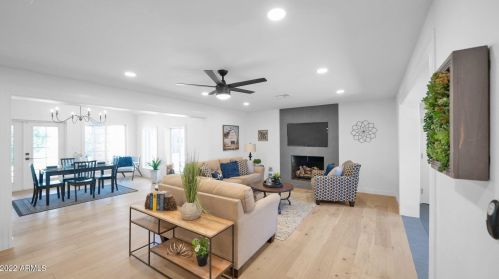 7235 11th Ave, Phoenix, AZ 85021-8083