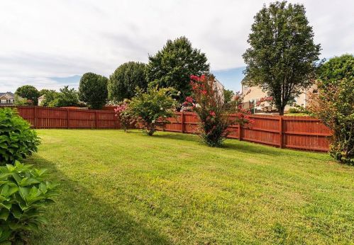 107 Vw Dr, Burlington NC  27215-4694 exterior