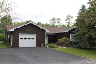 48 Joyce Ave, Morrisonville, NY 12962-9637