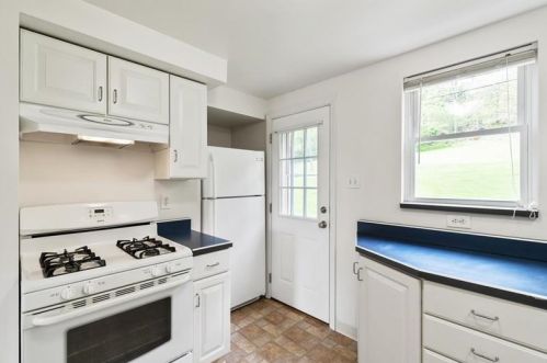 207 Maryland Dr, Glenshaw PA  15116-1723 exterior