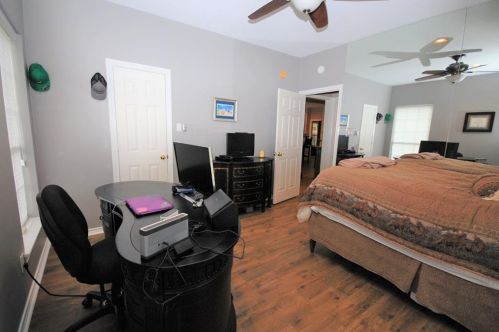 5514 Cherry Rdg Rd, Richmond TX  77406-9623 exterior