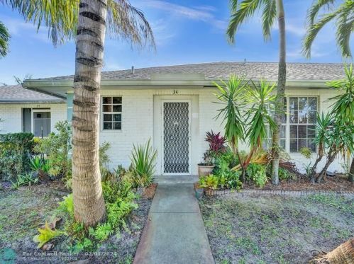 2560 14th Ct, Boynton Beach, FL 33426-8055