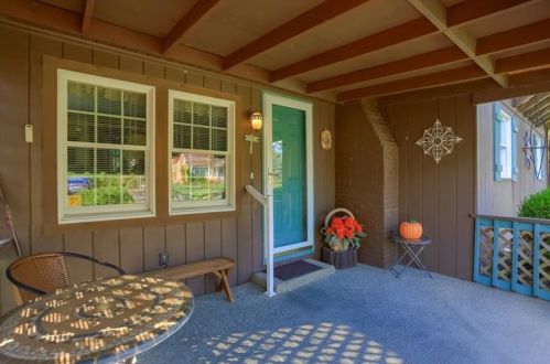 5552 Grubbs Rd, Gibsonia, PA 15044-9769