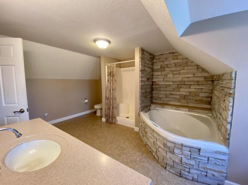 8441 Dunham Rd, Mount Vernon OH  43050-8572 exterior