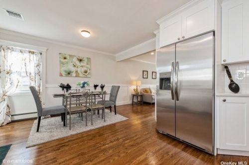 1805 Grant Ave, Seaford NY  11783-2318 exterior