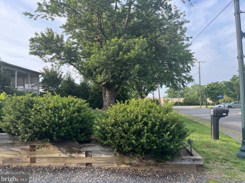 6720 Bleight Dr, Haymarket VA  20169-2927 exterior