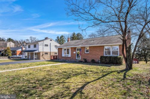 2125 Logan St, Camp Hill, PA 17011-3847