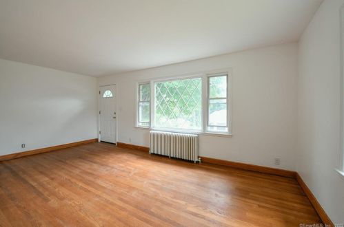 54 Henry St, Waterbury CT  06708-2608 exterior