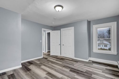 77 Chestnut St, Middletown CT  06457-3801 exterior