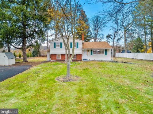 84 Franklin Corner Rd, Lawrence Township NJ  08648-2102 exterior