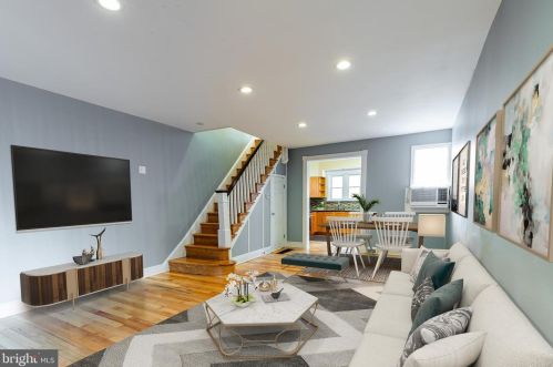 1214 Mercy St, Philadelphia, PA 19148-5511