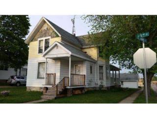 35 3rd St, Winneconne, WI 54986-9395