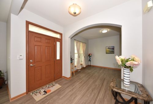 220 Howell Ave, Waukesha, WI 53188-2676