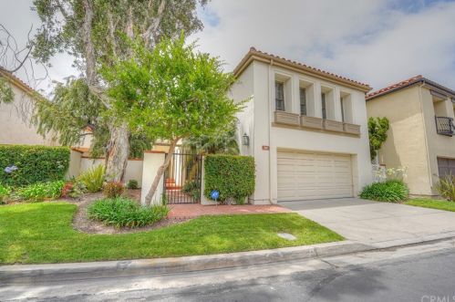 313 Avenida Granada, Long Beach, CA 90814-3217