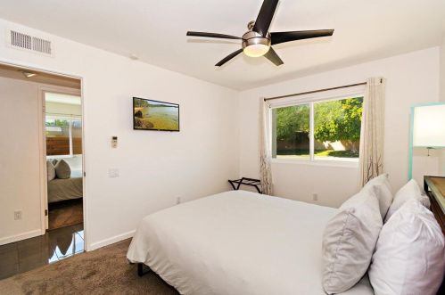 2632 Aurora Dr, Palm Springs CA  92262-2362 exterior
