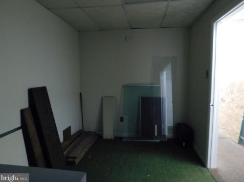 406 1 Ave, Parkesburg PA  19365-1238 exterior