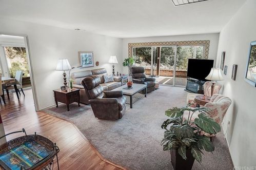 26546 Cardwick Ct, Santa Clarita, CA 91321-1319