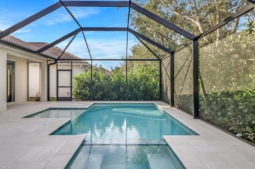 16200 Parque Ln, Naples FL  34110-2826 exterior