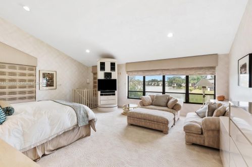 3071 35 St, Hollywood FL 33021-2627 exterior