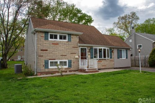 22 Meadow Rd, East Brunswick, NJ 08816-4333