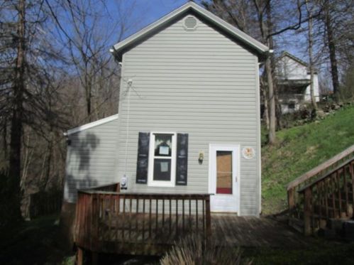 7 Oak St, Cuddy, PA 15031-9723