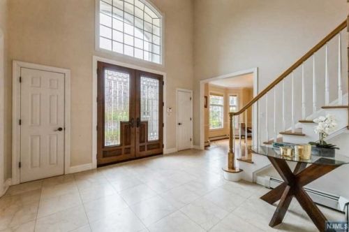 9 Blackledge Ct, Closter NJ  07624-3231 exterior