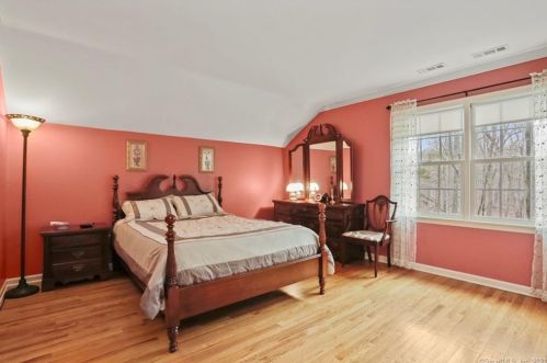 111 Little Brook Rd, New Canaan CT  06840-4917 exterior