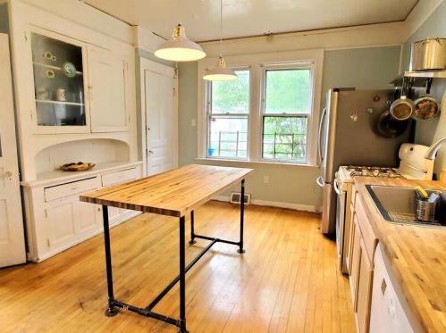 2615 Buffum St, Milwaukee, WI 53212-2912