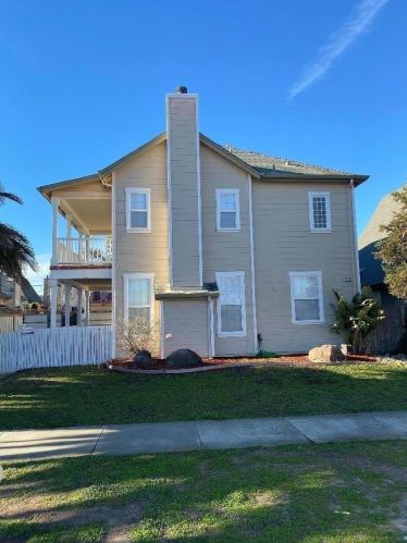 206 Oak Ave, Greenfield, CA 93927-5341