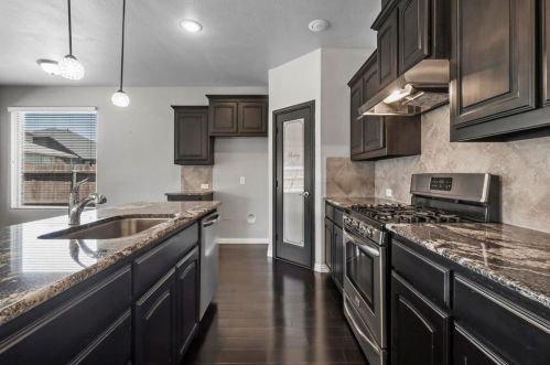 1736 Placitas Trl, Fort Worth TX 76131-1444 exterior