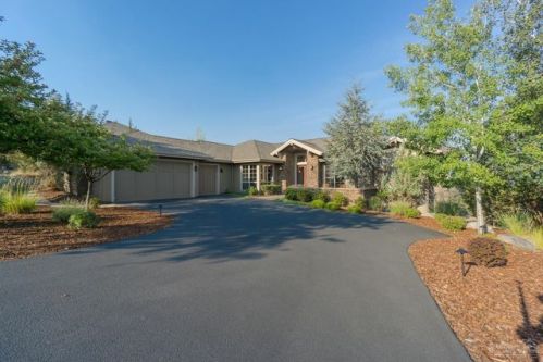 943 Highland Vw Loop, Eagle Crest OR  97756-7460 exterior