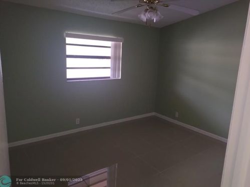 37 4th Ter, Dania Beach FL  33004-4135 exterior