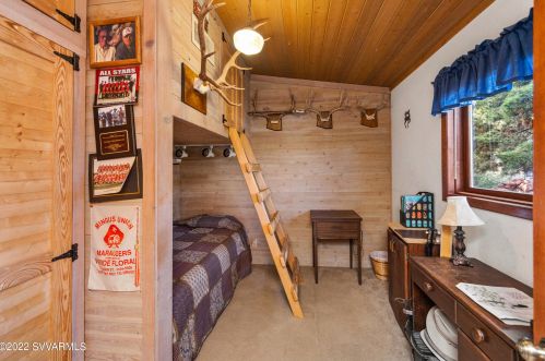 305 Mtn Shadows Dr, Sedona AZ 86336-3929 exterior