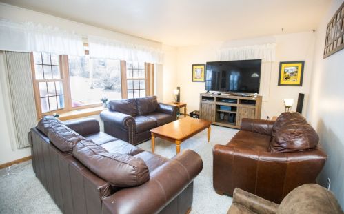 129 Hine Ave, Waukesha, WI 53188-4941