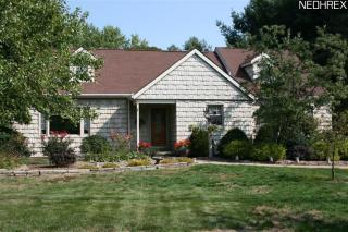 5929 Island Dr, Canton, OH 44718-1445