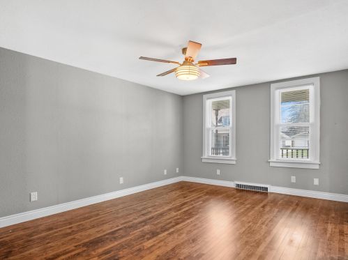 842 12th St, Manitowoc, WI 54220-3205