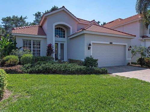 8796 Ventura Way, Naples, FL 34109-4339