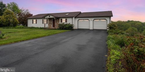 75 Keller Ln, Shermansdale, PA 17090-9771