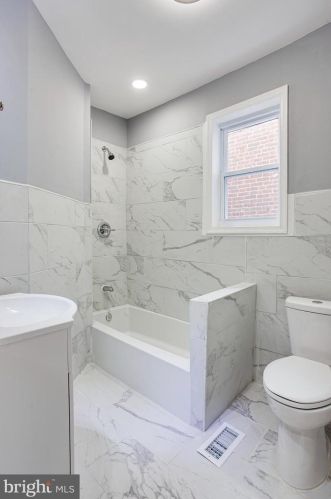 6526 Chew Ave, Philadelphia PA 19120-2332 exterior