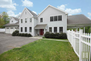 1 Vineyard Ln, Westport, CT 06880-2254
